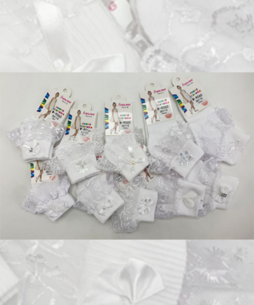 DOCE MEDIAS CON PUNTILLA BLANCAS