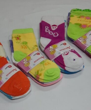 DOCE MEDIAS INFANTILES